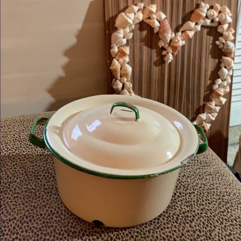 Vintage enamel pot with lid